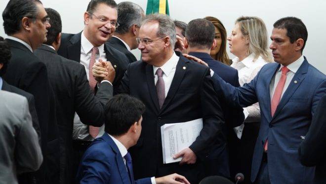 Estados e municípios ficam fora de novo relatório da Previdência