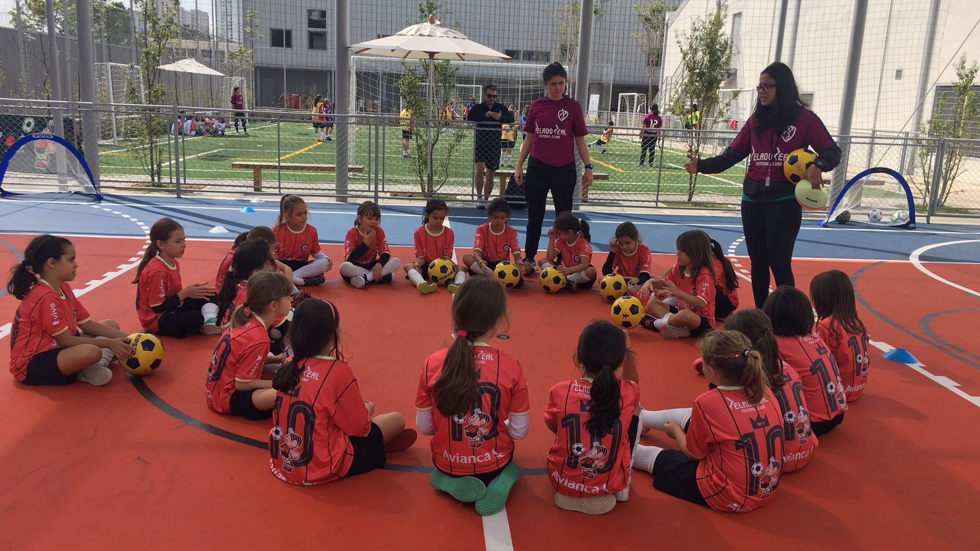 Região do ABC tem escola gratuita de futebol feminino infantil