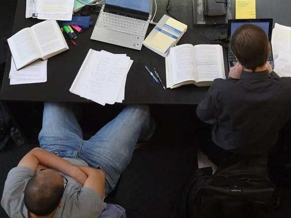 16 sites para estudar de graça para concursos públicos