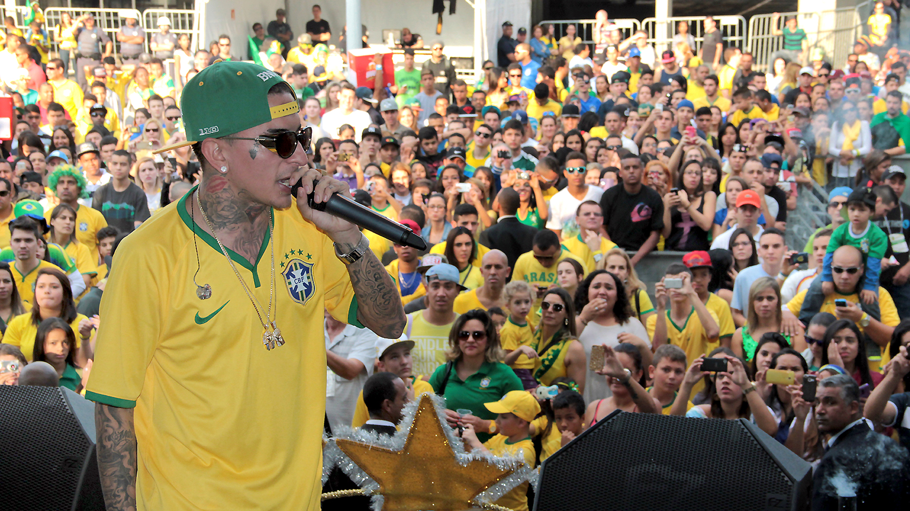 MC Guimê embala público no Paço de Santo André