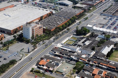 Construção de viaduto sobre a Av. Robert Kennedy dá início às obras do Corredor Leste-Oeste