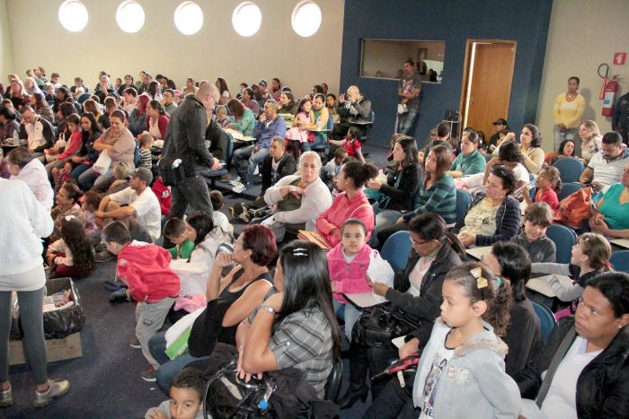 Estudantes da rede municipal passam por exame oftalmológico