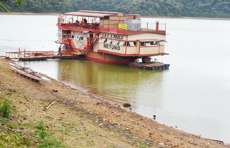 Nível da represa Billings preocupa comércio local