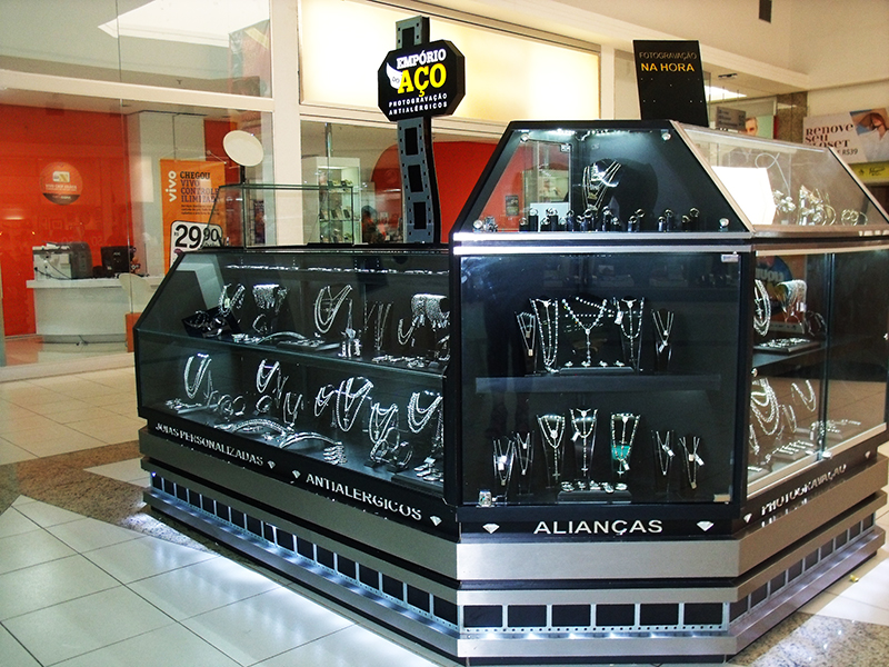 Vaga de Emprego no Empório do Aço