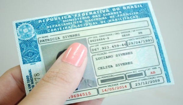 Vídeo mostra venda de carteiras de habilitação em autoescolas do ABC