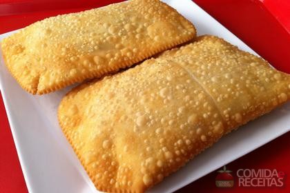 Receita de Massa de pastel com pinga