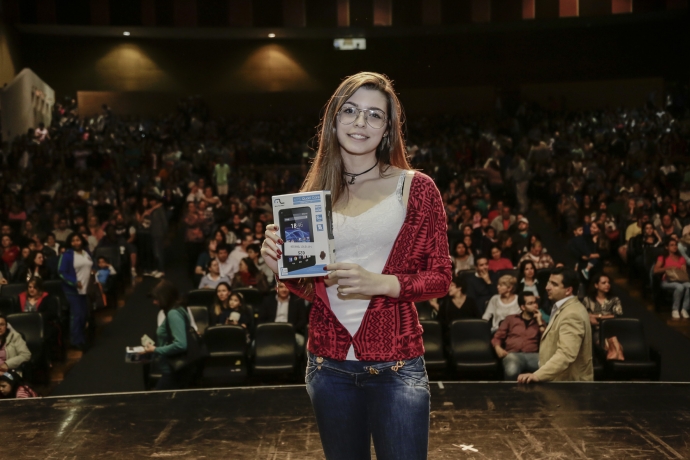 PREFEITURA DE SÃO CAETANO DISTRIBUI TABLETS A 869 ESTUDANTES