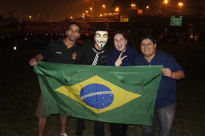 Centenas de jovens saem às ruas de São Bernardo