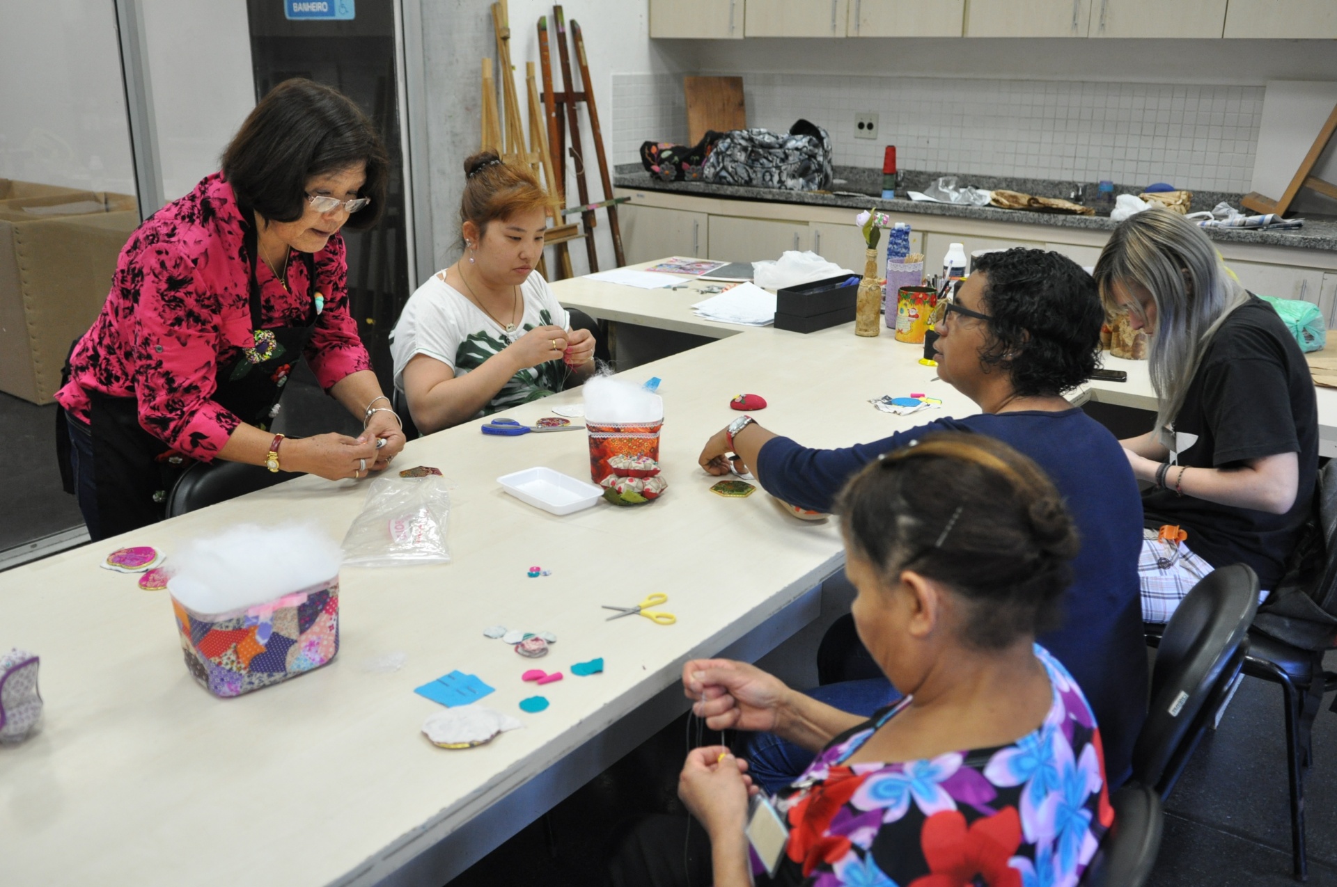 Fundo Social de Diadema amplia oferta de curso de artesanato