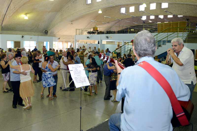 Tardes Musicais colocam vovôs e vovós para dançar todas as sextas em SBC