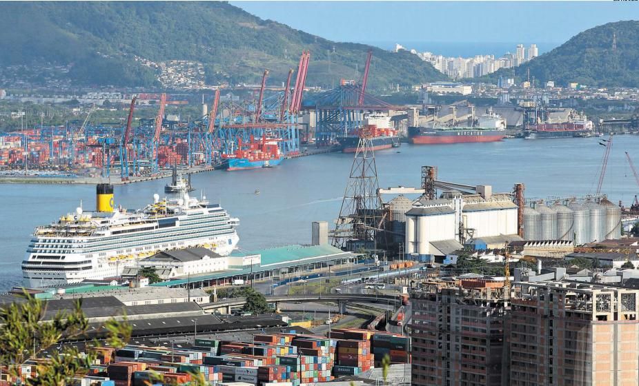 Setor portuário tem vagas de emprego para diversos cargos