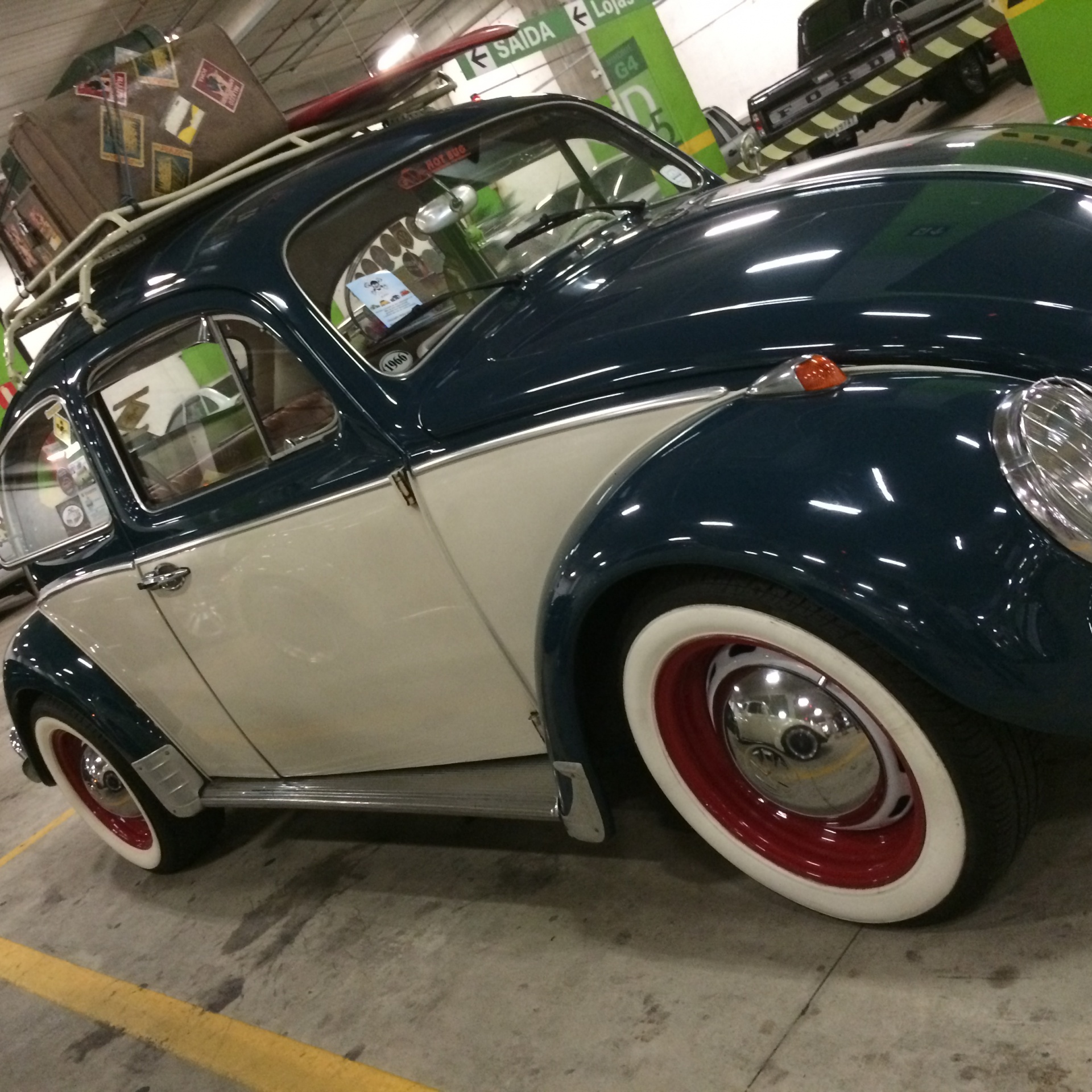 Encontro de Carros Antigos comemora um ano no Shopping Praça da Moça