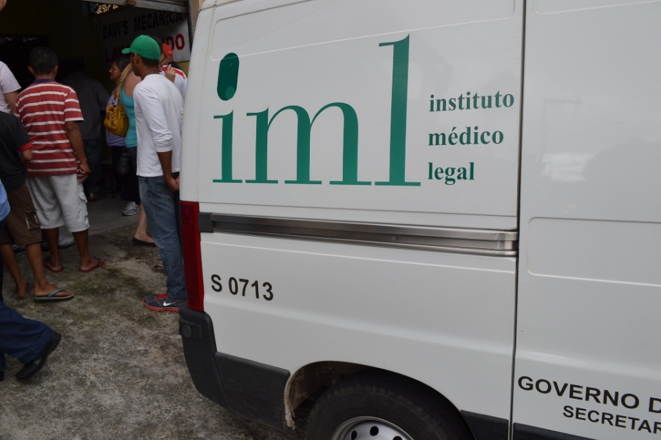 Trabalho do IML vai muito além de recolher cadáveres