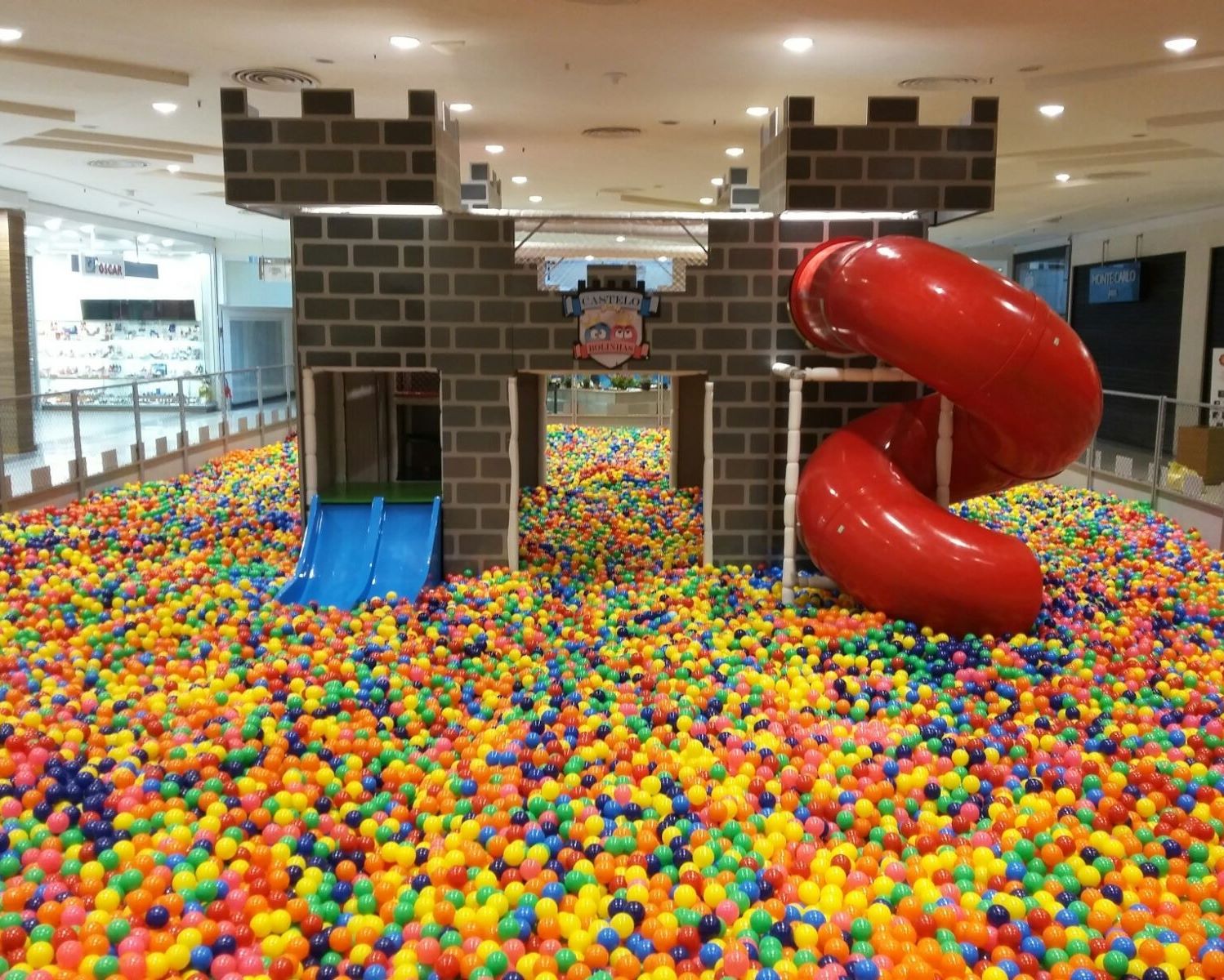 Castelo das Bolinhas chega ao Atrium Shopping