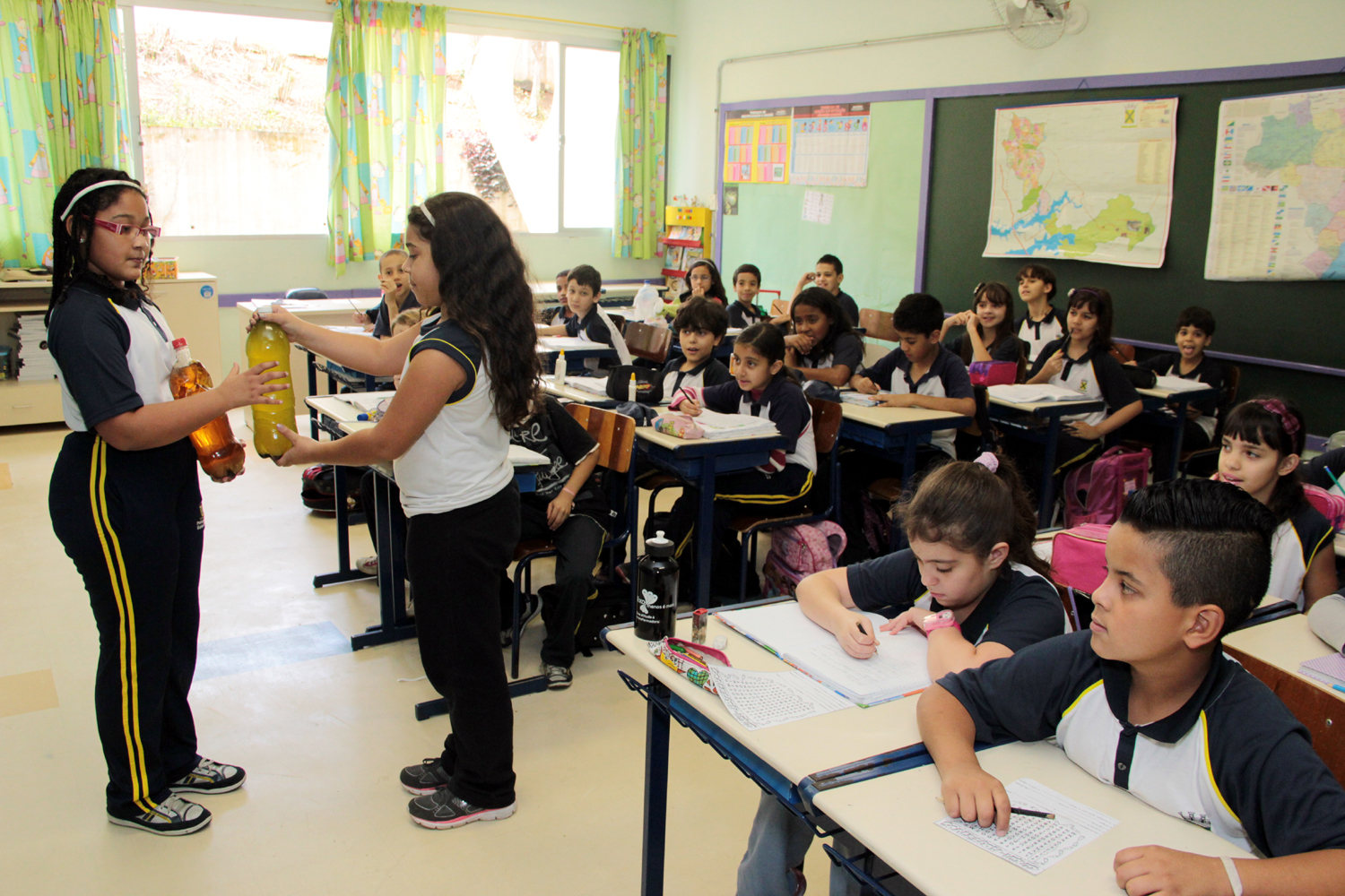 Escolas municipais recolhem óleo usado para reciclagem