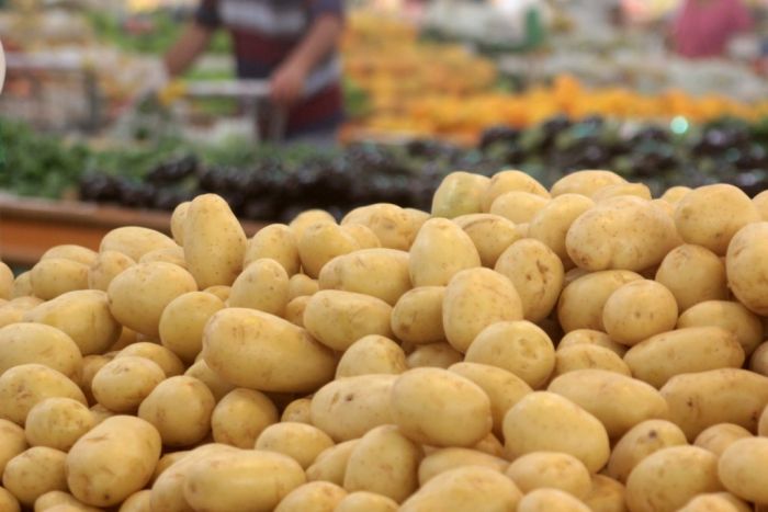 Preço dos alimentos cai, mas Cesta Básica fica estável