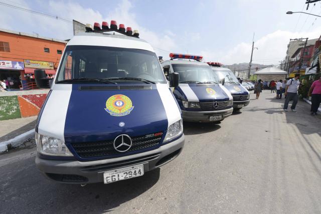 Prefeitura entrega carros oficias para a GCM