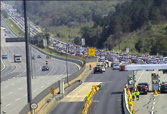 Tráfego continua congestionado no Sistema Anchieta-Imigrantes