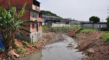 Prefeitura inicia canalização do Córrego Canhema