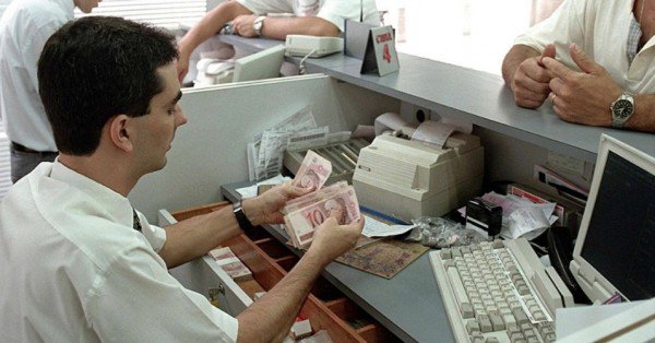 Trabalhadores têm até 30 de junho para sacar o abono salarial de 2015