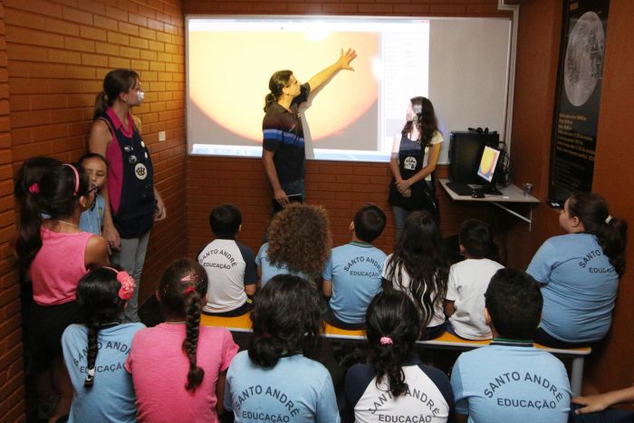 Planetário oferece curso de astronomia com certificado internacional para professores