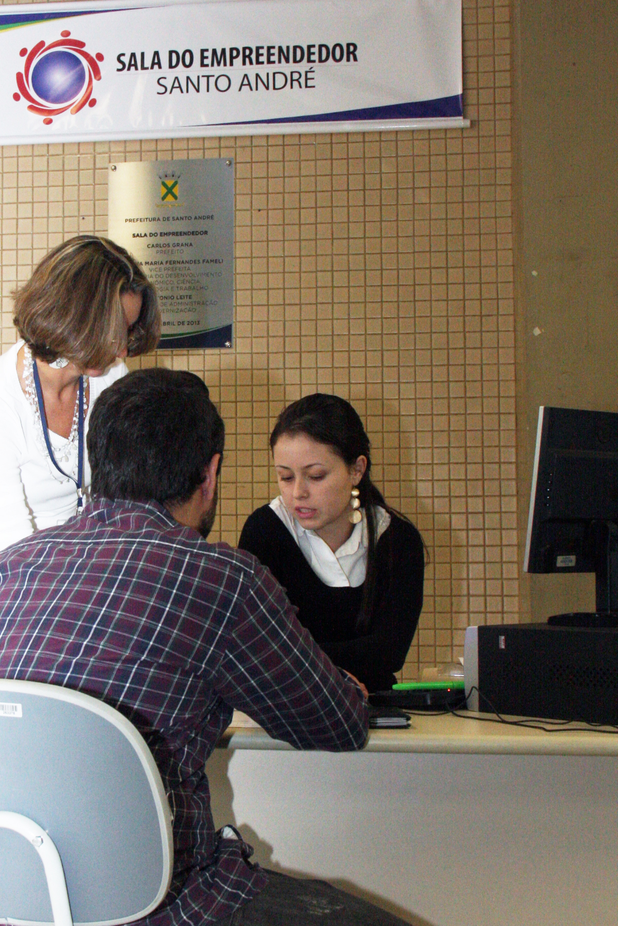 Empreendedor de Santo André recebe alvará de funcionamento em até uma hora