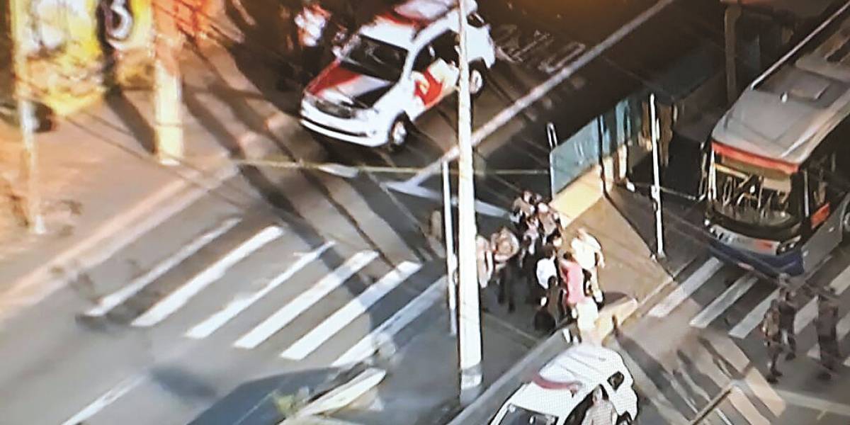Arrastão no corredor de trólebus deixa 7 baleados em São Paulo