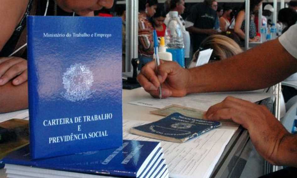 Emprego formal tem maior saldo em 5 anos