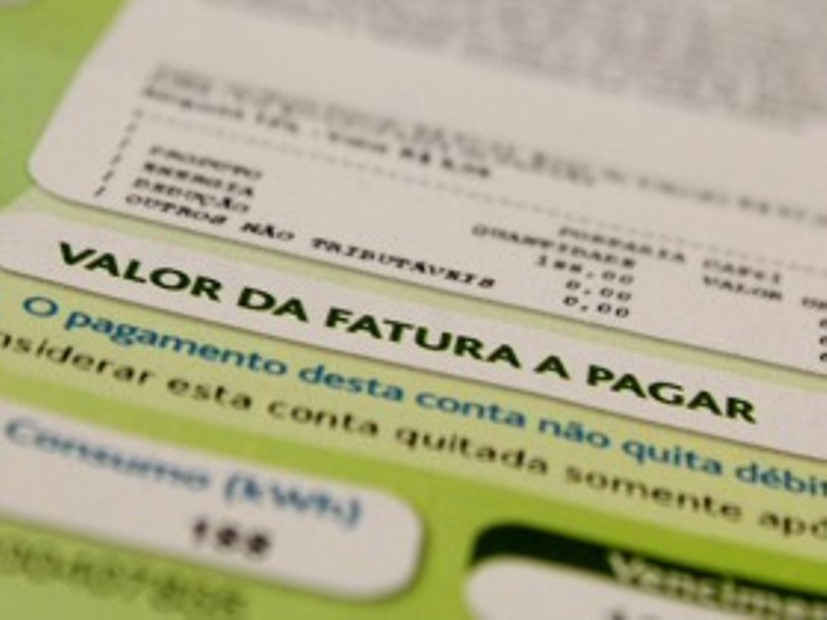 Vem aí mais aumento na conta de luz.