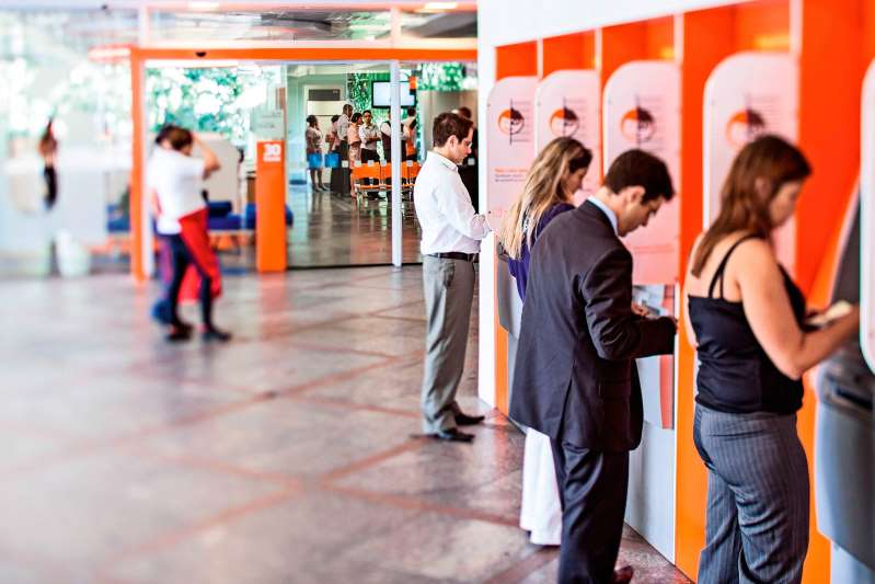 Itaú recruta 1.270 universitários e também busca gerentes em todo país