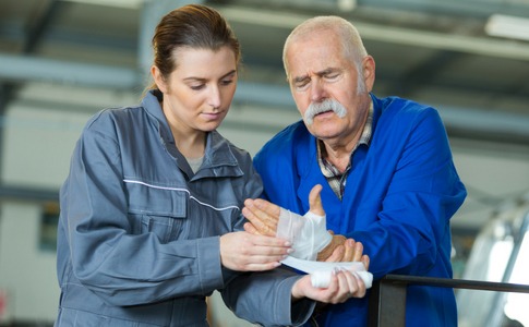 Uma pessoa se acidenta no trabalho a cada 48 segundos
