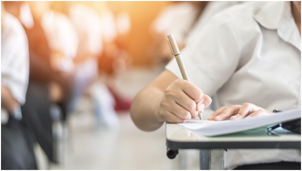 Conheça as diferenças entre pós-graduação e curso de extensão