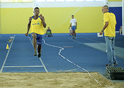 Duda, da BM&F Bovespa/São Caetano, é bicampeão mundial no salto em distância