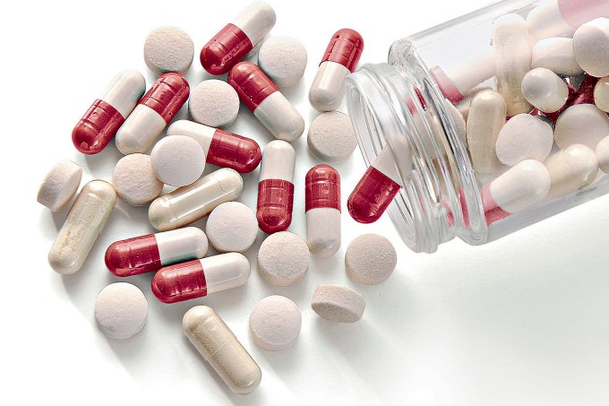 Melhor hora para tomar remédio contra hipertensão é à noite, diz estudo