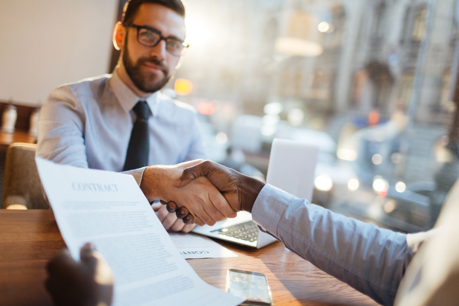 Confira as 12 melhores carreiras para quem gosta de viajar