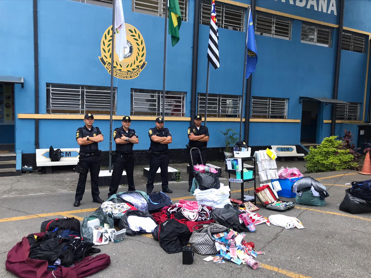 Em São Bernardo, "Patrulha de Natal" apreende 1.983 produtos ilegais na Marechal