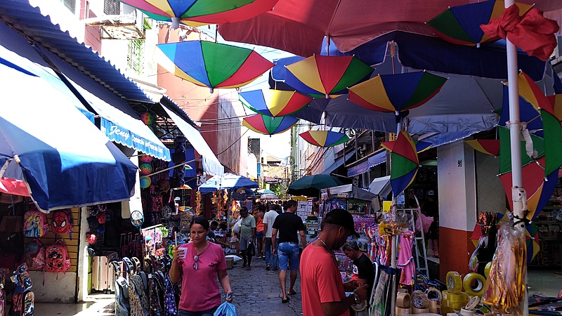 Ipem-SP alerta foliões sobre cuidados na compra de produtos típicos do carnaval