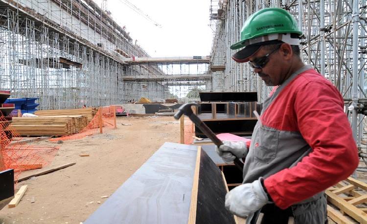Negros e pardos ganham menos da metade do salário pago à trabalhadores brancos