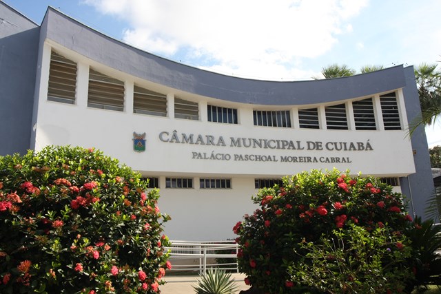 Câmara de Vereadores de Cuiabá divulga lista dos 457 comissionados exonerados