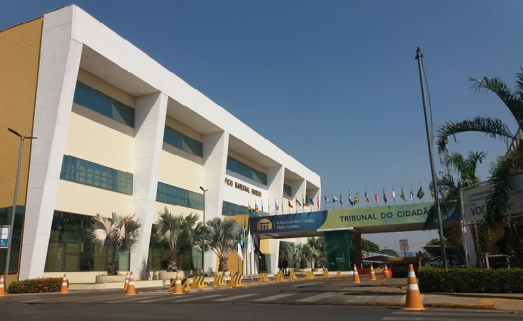 Pleno do TCE mantém suspensão de contrato de nove municípios com empresa de combustíveis