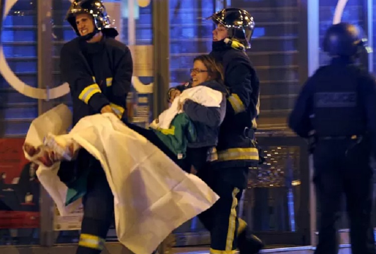 Carnificina em Paris: ataques terroristas do Estado Islamico deixam 120 mortos e centenas de feridos