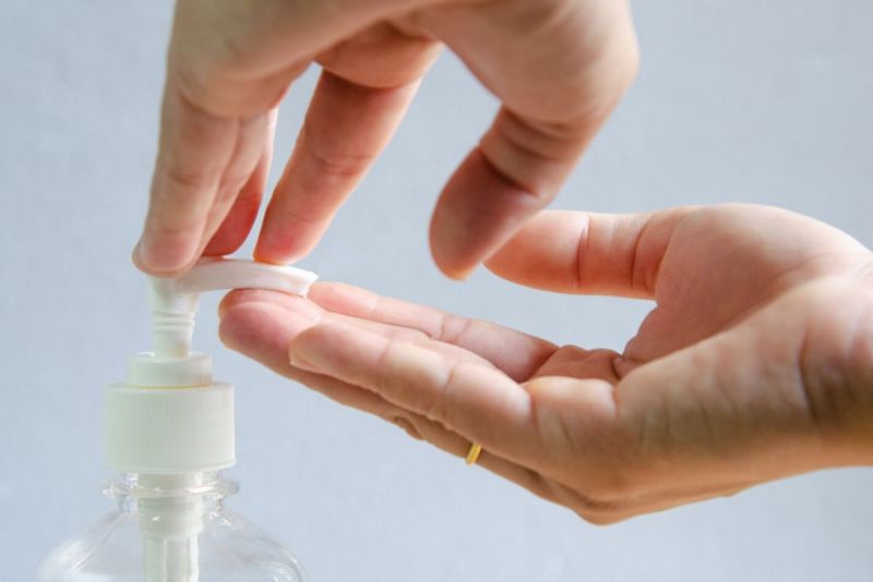 Álcool em gel caseiro pode ser prejudicial à saúde e não protege contra coronavírus