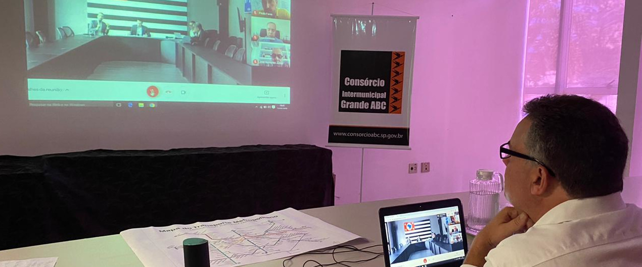 Prefeitos do ABC decidem manter parte da frota de ônibus em funcionamento em sete municípios