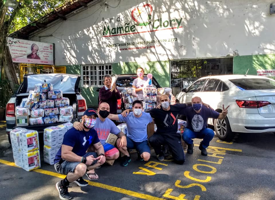 Grupo de Amigos Realizam Doação no Lar Mamãe Clory
