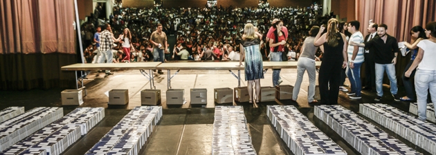 São Caetano entrega tablets a estudantes de escolas municipais