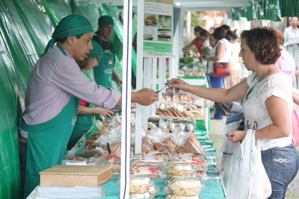 População prestigia inauguração de feira 100% orgânica em Santo André
