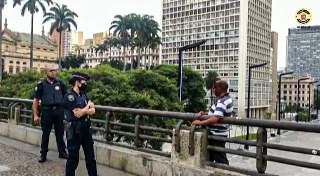 Guarda Civil Metropolitana salva homem que iria se suicidar