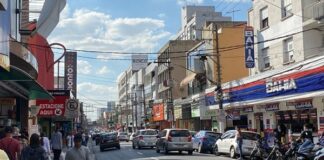 Vendas do comércio varejista recuam em março, afirma IBGE