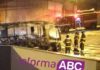 Ônibus pega fogo na madrugada