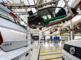 Volkswagen e Mercedes-Benz param produção por falta de componentes
